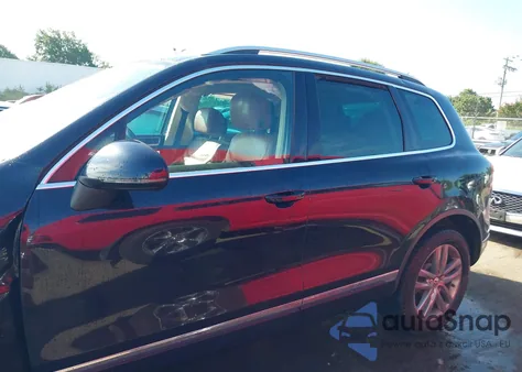 2015 Volkswagen Touareg Tdi Lux z USA, uszkodzony, nr VIN WVGEP9BP5FD006664